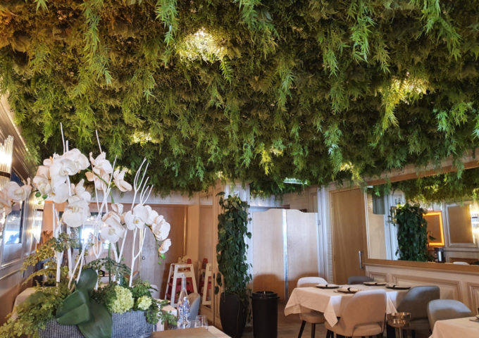restaurant-classique-après-plafond-vegetal-mur-vegetal restaurant-classique-après-plafond-vegetal-mur-vegetal
