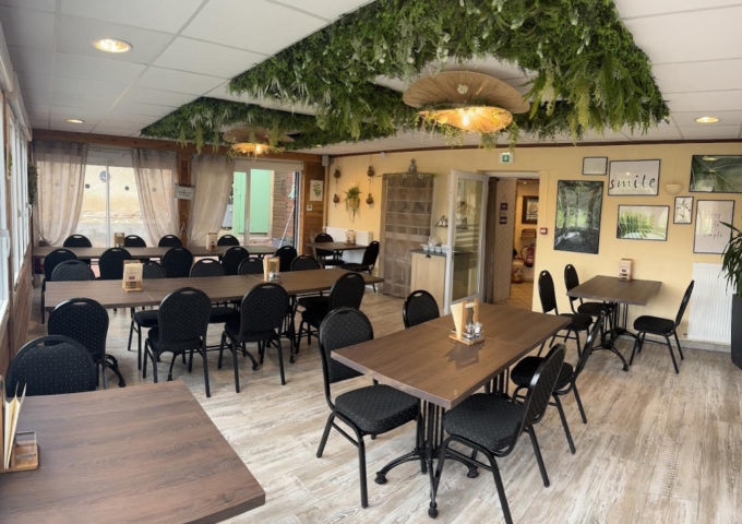 restaurant-plafond-vegetal-mur-vegetal restaurant-plafond-vegetal-mur-vegetal